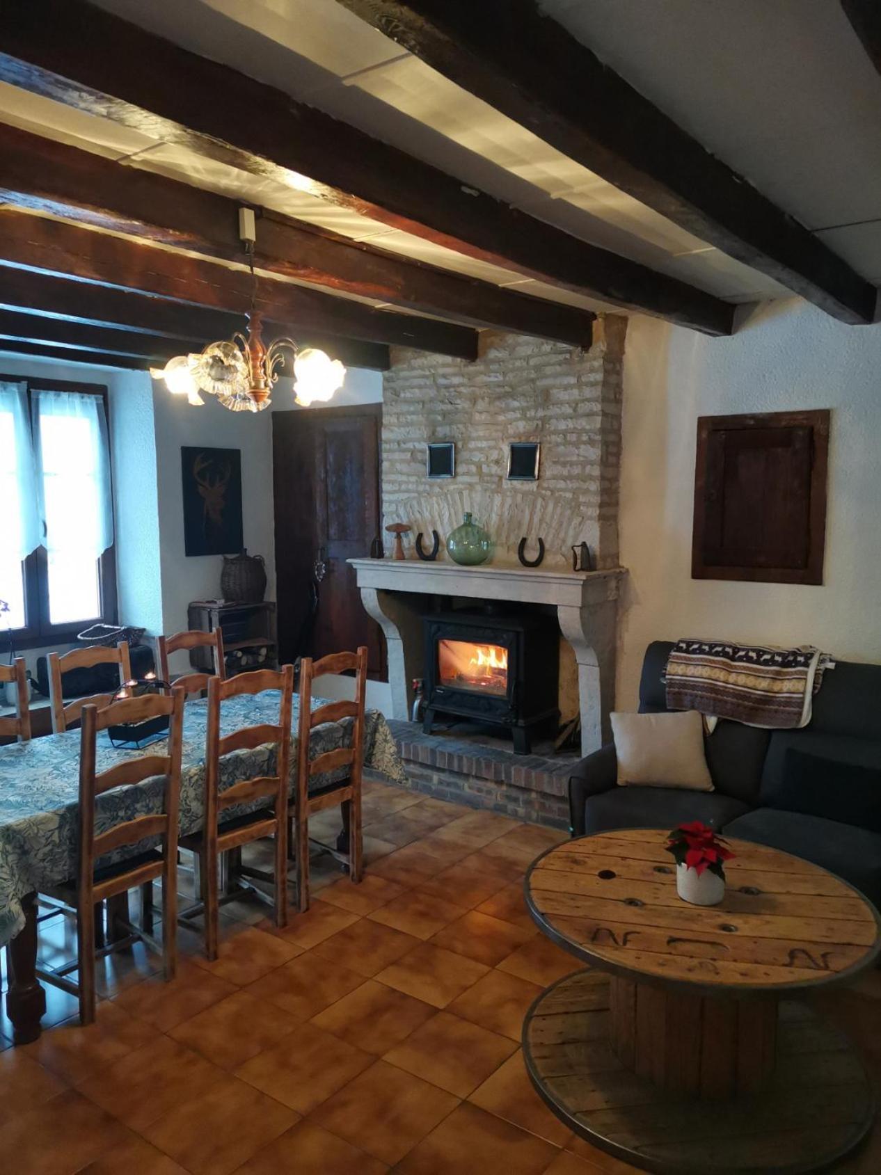 Ferienhaus Au Pied Du Vignoble Champenois Cunfin